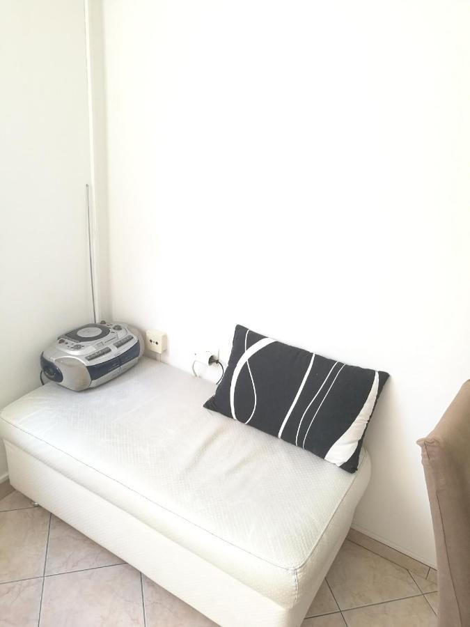 Nice And Cozy Two Single Bed Room Split Eksteriør billede