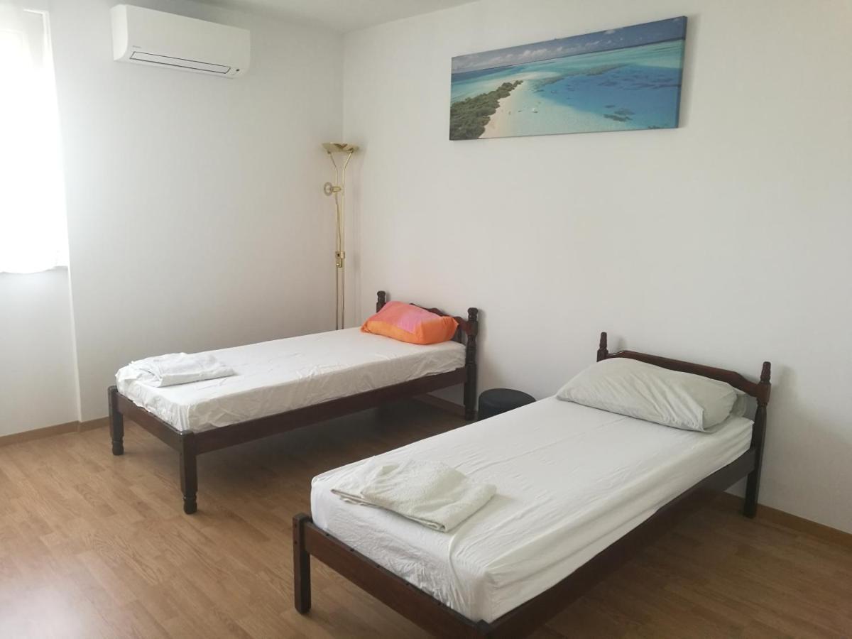 Nice And Cozy Two Single Bed Room Split Eksteriør billede