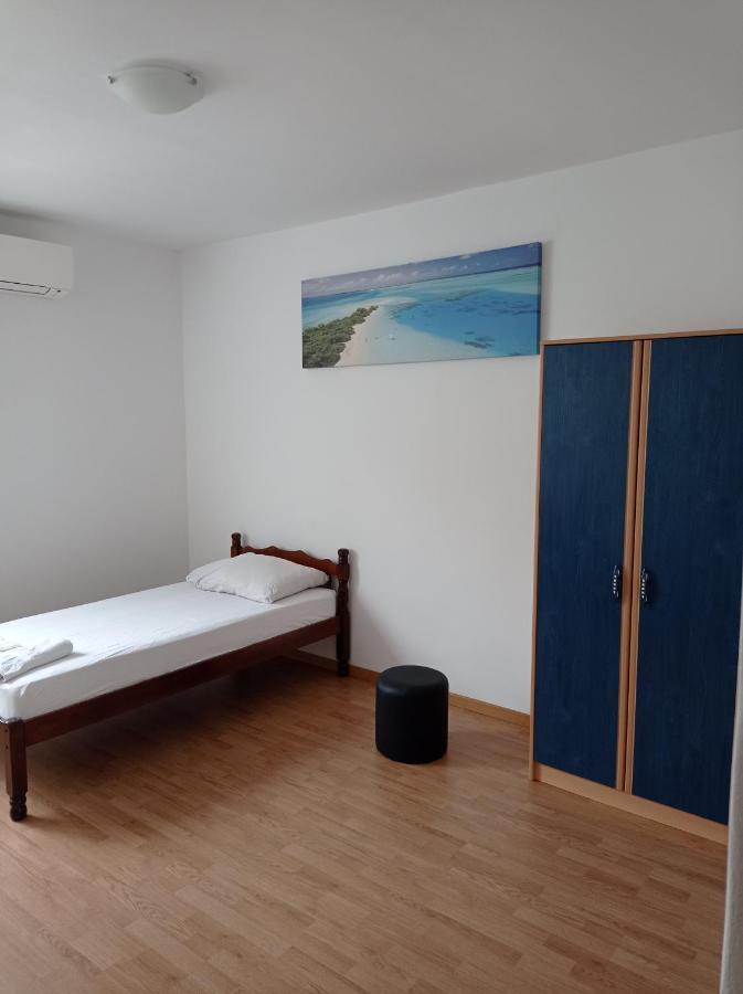 Nice And Cozy Two Single Bed Room Split Eksteriør billede