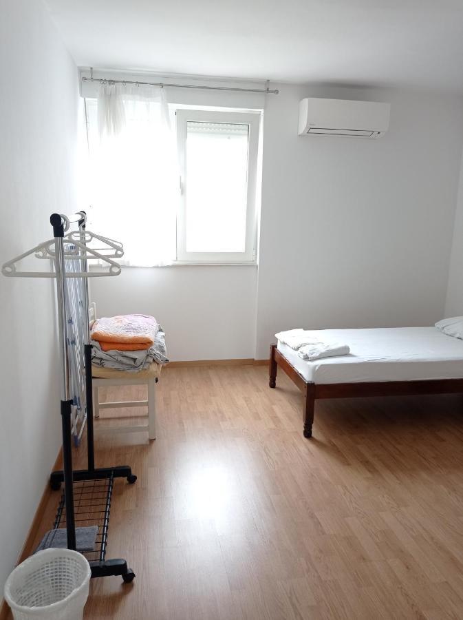 Nice And Cozy Two Single Bed Room Split Eksteriør billede